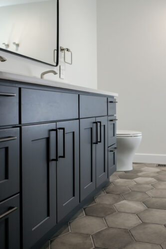 Niwot Guest Bathroom Remodel with complimentary colors